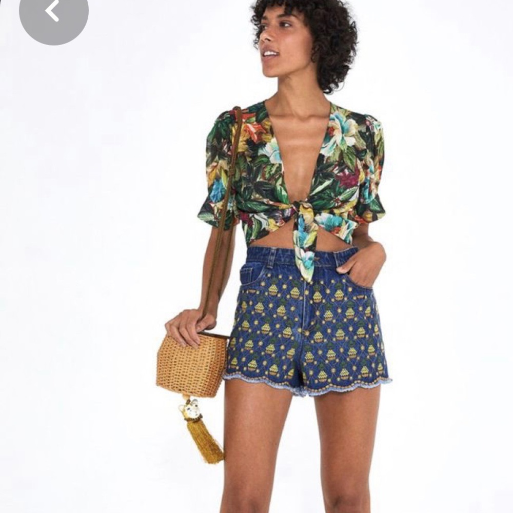 Farm Rio : Pineapple Embroider Denim Shorts